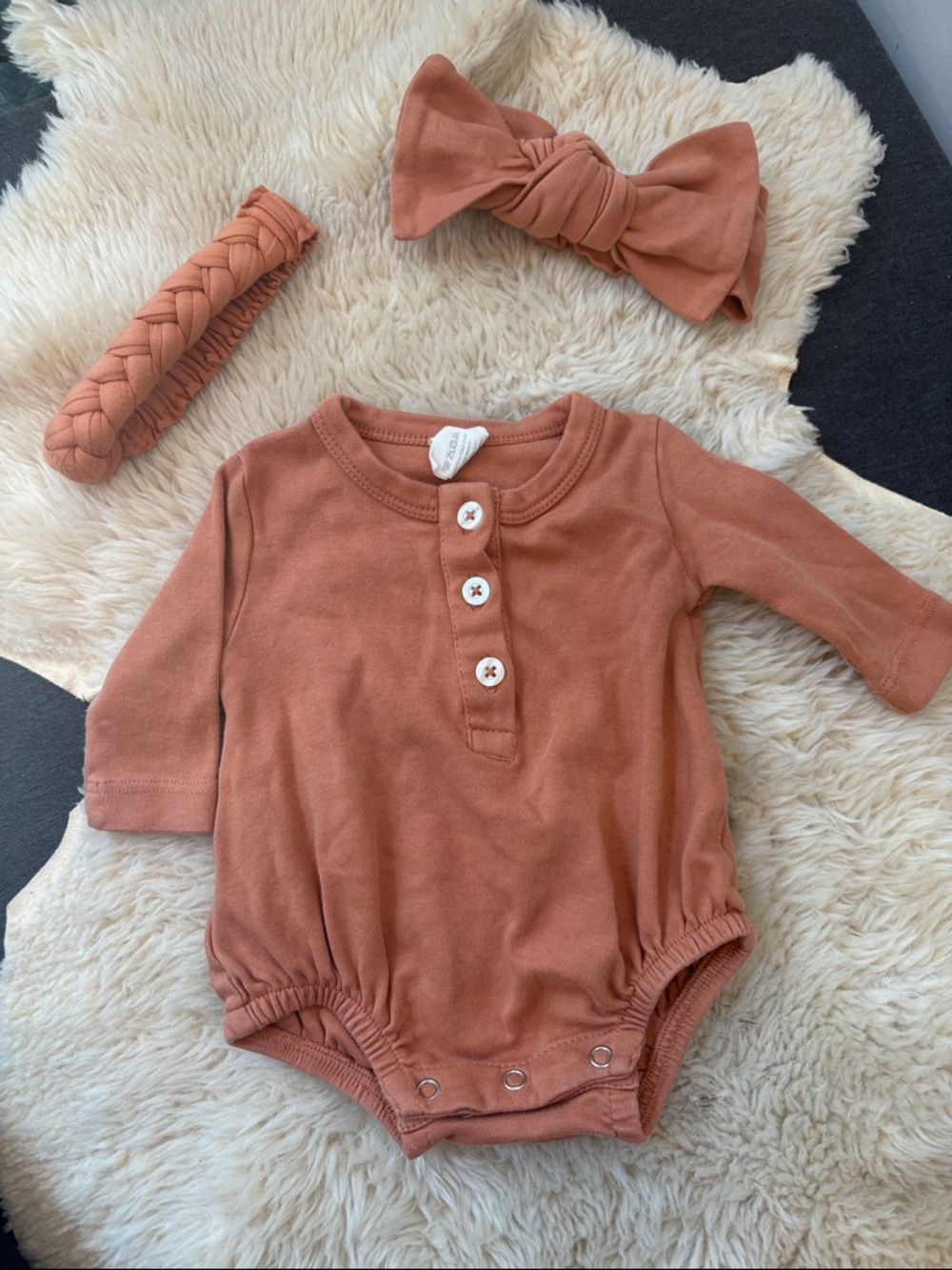 kate quinn Brown Long-Sleeve bubble Baby One-Piece with Headbands
